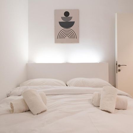 Honey Oak & Cream Patio By Nest Apartment Thessaloniki Exterior photo