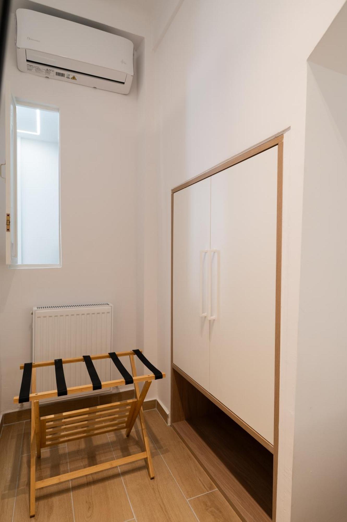 Honey Oak & Cream Patio By Nest Apartment Thessaloniki Exterior photo