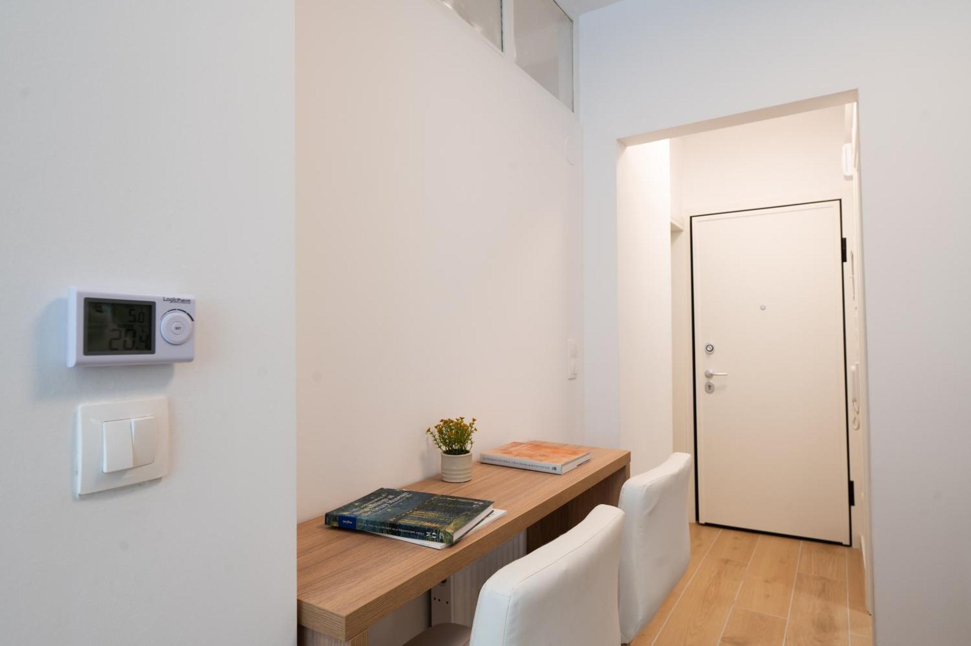 Honey Oak & Cream Patio By Nest Apartment Thessaloniki Exterior photo