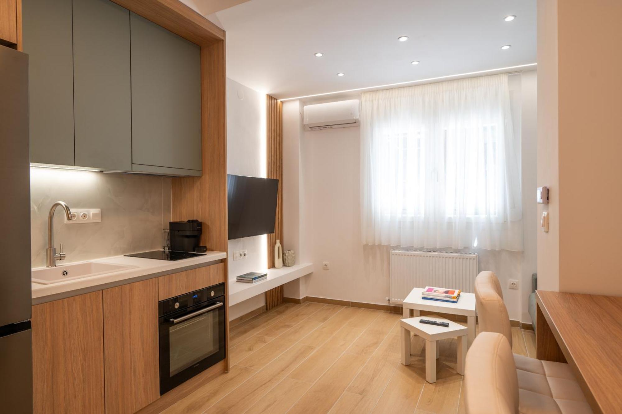 Honey Oak & Cream Patio By Nest Apartment Thessaloniki Exterior photo
